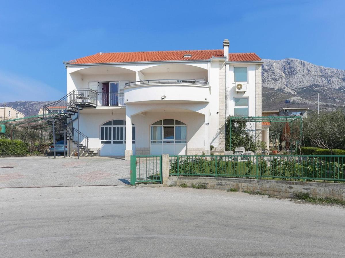 Enchanting Apartment In Ka Tel Gomilica Near Beach Kaštela Eksteriør billede